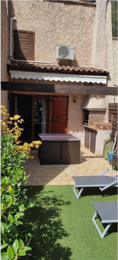 Villa Club Sanary Dans Residence Fermee Et Arboree 10Min A Pied De La Plage Экстерьер фото