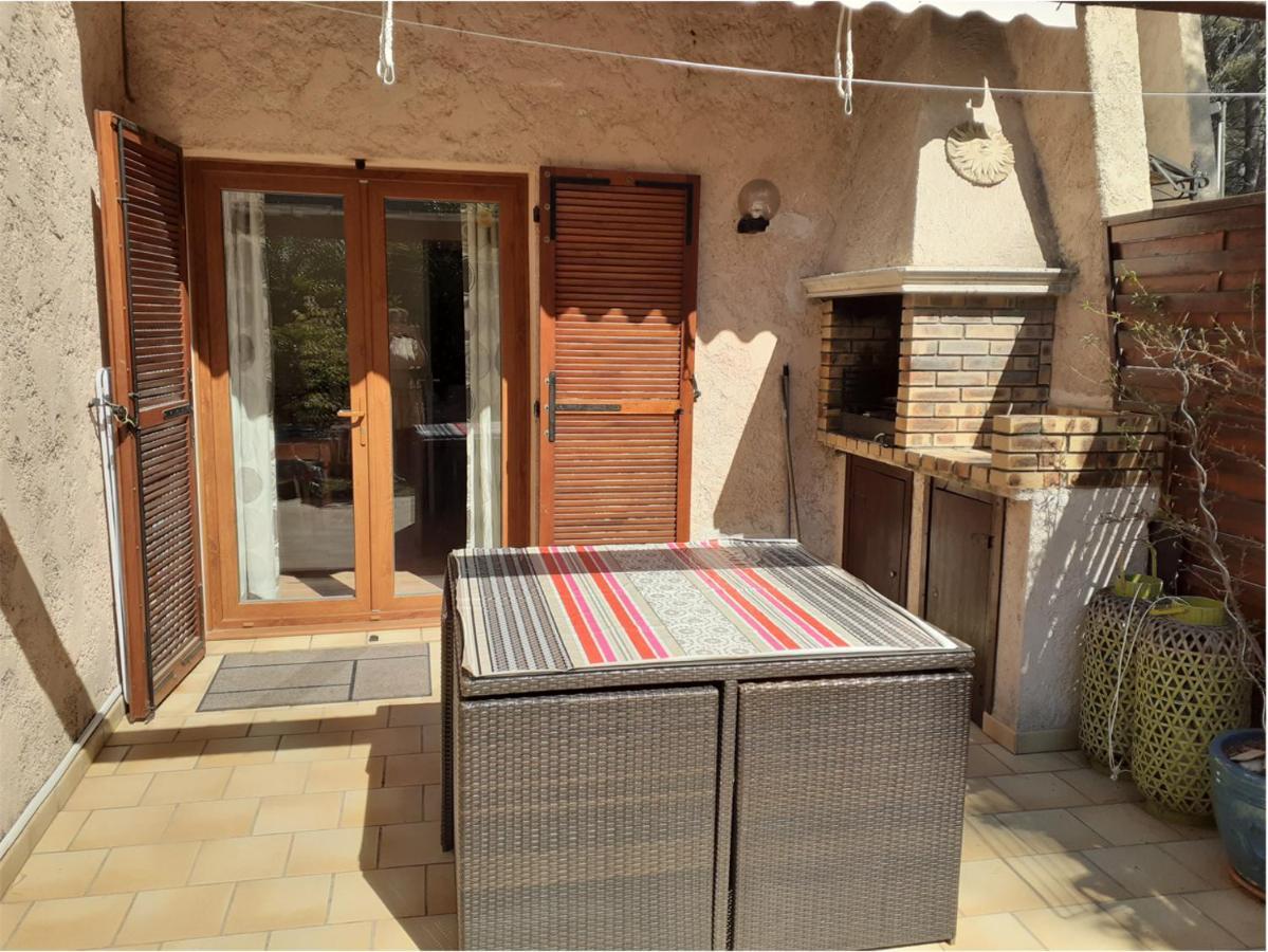 Villa Club Sanary Dans Residence Fermee Et Arboree 10Min A Pied De La Plage Экстерьер фото
